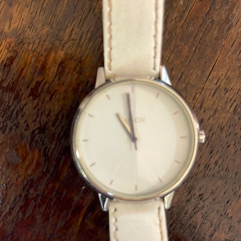 Nixon-The Kensington ladies chrome watch